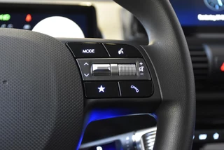 HYUNDAI Inster 42 kWh E-Motion  | Adaptieve Cruise + Climate Control I Navi + Camera / 21