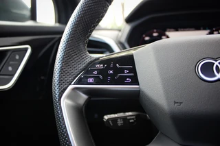 Audi Q4 e-tron 40 Advanced edition 77 kWh // 97,4% SoH | S-line | Panoramadak | Black Optic | Camera | Smartphone pakket | Keyless Advanced / 17