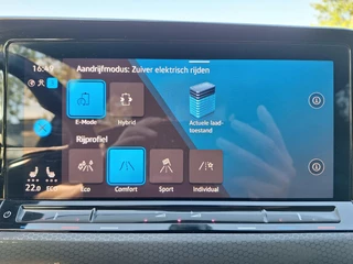 Volkswagen Golf GTE 245pk DSG Hybrid (Trekhaak,Camera,Virtual,IQ) / 49