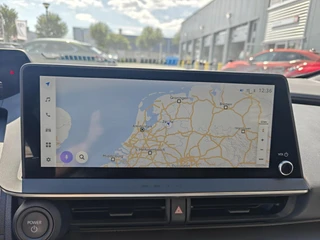 Toyota Prius 2.0 Plug-in Hybrid 220 PARK-SENSOREN BLIND-SPOT KEYLESS STOEL/STUURVERW CAMERA APPLE/ANDROID DAB+ LM-VELGEN AD-CRUISE ELEK-ACHTERKLEP / 30