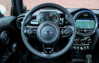 MINI Electric SE Electric Charged 33 kWh / 17