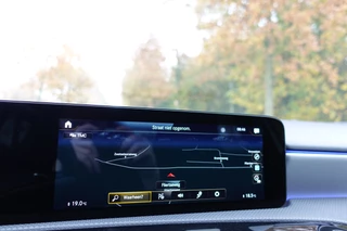 Mercedes-Benz A-Klasse 250 e Business Solution AMG Limited Pano / 46
