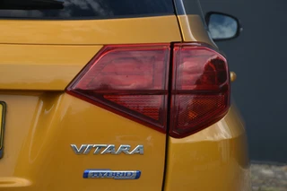 Suzuki VITARA 1.4 Hybrid * Panoramadak * Alcantara bekleding * Led verlichting / 19