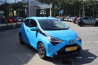 Toyota Aygo FIRST 5-DEURS LMV APPLE/ANDROID PRIVACY-GLASS LED AIRCO CAMERA BLUETOOTH DEALER-ONDERHOUDEN NL-AUTO / 9