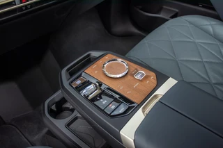 BMW iX xDrive40 Sport Edition 77 kWh, BTW, Laser, H&K, Pano / 16