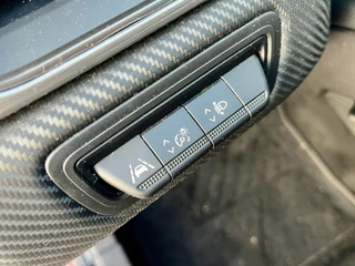 Renault Captur 1.3 TCe 160 EDC R.S. Line  | Automaat | All Seasons | Navigatie | Groot Scherm | Achteruitrijcamera + Parkeersensoren | Draadloze Telefoonlader | Climate Control | Luxe Pook | Apple CarPlay/Android Auto / 46
