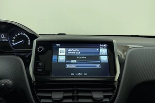 Peugeot 2008 1.2 PureTech Blue Lion 110pk | Navigatie | Panoramadak | Airco | Cruise Control | Parkeersensoren Achter | Bluetooth | Mistlampen / 22
