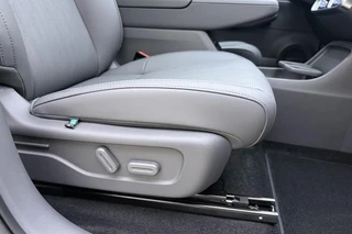 Leapmotor B10 Design ProMax 67.1 kWh l WLTP 434km | 750kg trekgewicht | Stoel en stuur verwarming/verkoeling | 360 graden camera | Lederen bekleding | Panoramadak | LED | Regensensor | Sfeerverlichting | Elektrisch verstelbare voorstoelen / 19