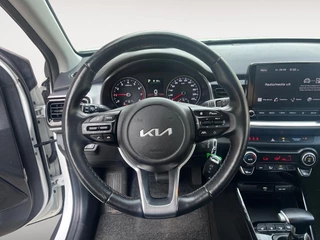 Kia Stonic 1.0i Turbo DynamicLine Automaat |  Two-tone lak | Apple Carplay / Android Auto | Airco |  Elektrische ramen | Camera | Parkeersensoren | Lichtmetalen velgen | / 19