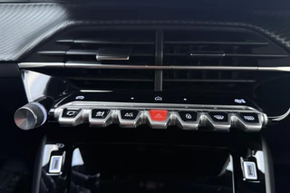 Peugeot 2008 1.2 Turbo 100 Allure | Apple carplay/Android auto | Automatische Airco | Cruise control | Parkeersensoren V+A | Lichtmetalen velgen 17'' | / 25