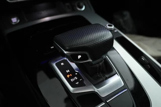 Audi Q5 Sportback 55 TFSI e S edition  Electrische trekhaak, Apple carplay / Android auto, Panorama dak, S line! / 40