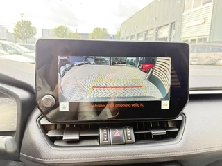 Toyota RAV4 2.5 Hybrid AWD Dynamic TREKHAAK ALL-SEASON STOELVERW PARK-SENSOREN CAMERA APPLE/ANDROID LM-VELGEN DAB+ AD-CRUISE / 19