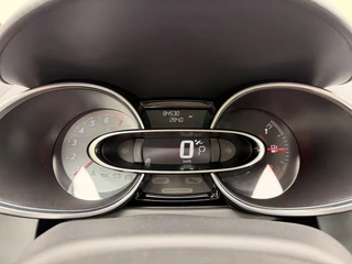 Renault Clio 1.6 R.S. Trophy 220PK 18'' LED Navi Cruise Clima / 20