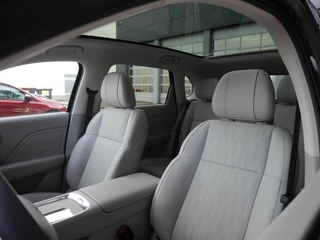 Leapmotor B10 Design ProMax 67.1 kWh | Licht interieur kleur | Navigatie | Rondom camera | 18inch Velgen | Elektrisch bedienbare achterklep | Panoramdak | Stoel verwarming en ventilatie | Stuurverwarming | Uit voorraad leverbaar / 10