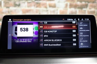 BMW 5 Serie Touring 520i High Executive M Sport Pakket Automaat  / Trekhaak / Navigatie Professional / Achteruitrijcamera / Comfortstoelen / DAB / Apple Carplay / Stoelverwarming / Adaptief Onderstel / Cruise Control / LED / 25