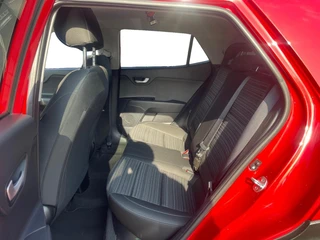 Kia Stonic 1.0 T-GDi MHEV DynamicPlusLine | Automaat | Climate Control | Cruise Control | Camera | Navigatie | Privacy Glass | / 19