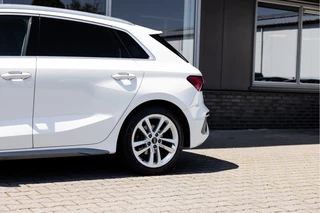 Audi A3 Sportback 35 TFSI S Line  | Carplay | Stoelver. | Parkeersens. | / 19
