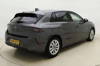 Opel Astra 1.2 Turbo Business Edition | Navigatie | Climate control | Camera | CRuise control | Lichtmetalen velgen | Keyless | Extra getint glas / 2