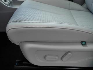 Leapmotor B10 Design Hybrid EV 18.8 kWh | Nu beschikbaar | Wltp 900km gecombineerd | Elektrisch 82km Wltp | Luxe uitvoering | Camera rondom | Stoel en stuurverwarming | Draadloze telefoonoplader | Keyless entry en start / 10