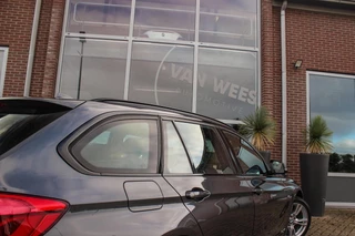 BMW 3-serie Touring 318i Corporate Lease Executive | M Sport pakket | Stoelverwarming | LED | Navigatie Professional | Bluetooth | Sportstoelen | M-sportstuur | PDC | Shadow Line / 43