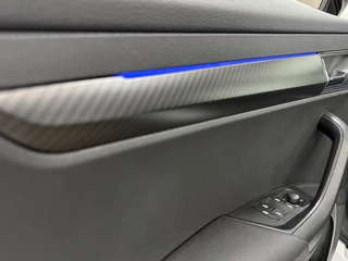 Skoda Karoq 1.5 TSI DSG 4x4 Sportline Business | 1800KG Trekgewicht | Carplay | Sportstoelen | Camera / 30