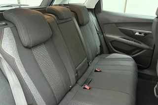 Peugeot 3008 1.2 PureTech Blue Lease Executive / trekhaak / apple carplay / navigatie / parkeersensoren / 16