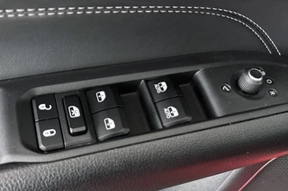 Jeep Compass 4xe 240 Plug-in Hybrid Electric S Winterpakket 360 Camera Memory Keyless / 35