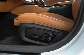 BMW 5-serie Touring 540i xDrive High Executive Luxury-Line | 1e eigenaar | Achterasbesturing | Cruise control adaptief | Apple carplay | Adaptief LED | DAB | Panoramadak | HiFi audio / 45