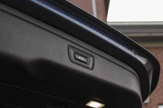 BMW 3-serie Touring 320e High Executive Sport Line | 1e eigenaar | NL auto | Driving Assistant | HiFi audio | LED | 18 inch | Stoelverwarming | DAB | Carplay | Navigatie | PDC / 34