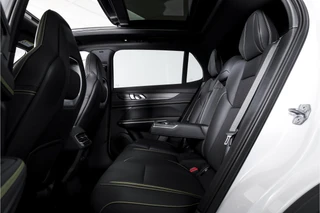 Lynk & Co 01 1.5 PHEV 276 PK More | S/K-panodak | Dig. Cockpit | Stoel-+Stuurverw. | 360 Camera | Adapt. Cruise | Memory | Elek. klep | LM 20" | 2650 / 59