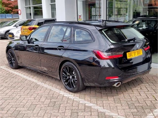 BMW 3 Serie Touring 320e PHEV  Orig NL. | Leder | Park Assist | Carplay/Android / 4