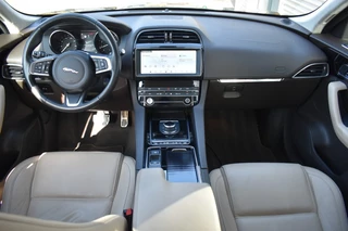 Jaguar F-PACE 2.0T AWD PRESTIGE LEDER + STOEL VERW. / P.CAM / ALL SEASON / 16
