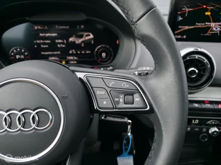 Audi Q2 35 TFSI S Edition / Pano / Navi / Camera / Virtual / 18