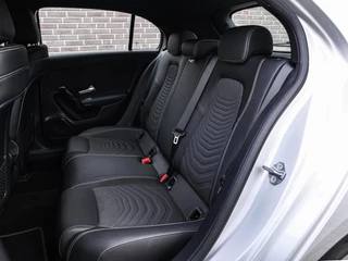 Mercedes-Benz A-klasse 180 d Launch Edition Widescreen Camera Apple CarPlay Android Auto Navigatie Stoelverwarming / 11