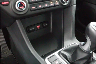 Kia Sportage 1.6 GDI DynamicLine  - Cruise Control - Climate Control - Lichtmetalen Velgen 17'' - Navigatie - Virenazekerheidspakket € 895,00 / 56