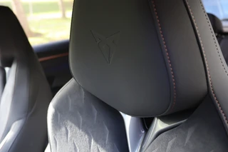 CUPRA Terramar 1.5 TSI e-Hybrid Advanced  Matrix LED/Keyless/Camera/Sfeer/ACC/20"/Trekhaak wegkl. / 26