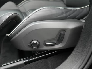 Volvo XC60 2.0 T6 AWD + Black Edition 350PK Pano | Trekhaak / 18