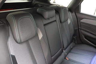 Peugeot 308 SW 1.2 PureTech Allure | Apple carplay/Android auto | Parkeercamera V + A | Electronic climate control | Draadloze telefoonlader | Stoelverwarming | Navigatie | Parkeersensoren V+A | Automaat / 16