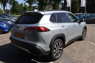 Toyota Corolla Cross 2.0 HYBRID 184PK FIRST-EDITION BLIND-SPOT EL-ACHTERKLEP LM-VELGEN KEYLESS PARK-SENSOREN STOELVERW DRAADLOOS-LADEN AD-CRUISE BLUETOOTH / 4