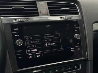 Volkswagen Golf TSI * Panoramadak * Camera * Navigatie * Massage Stoel / 23