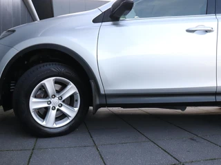 Toyota RAV4 2.0 Aspiration 4WD / 15