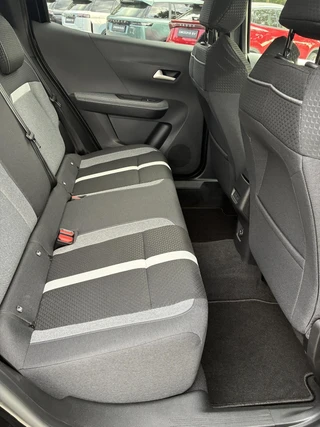 Opel Frontera 1.2 Turbo 145Pk Automaat Hybrid GS | DEMO | Climate control | Navigatie | Winterpakket | Camera | Parkpilot | Led | Private-Glas | Elektrisch Pakket | LM-Velgen / 39