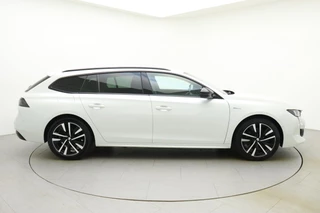 Peugeot 508 SW 1.6 HYbrid GT | Nieuwe tractiebatterij | 225pk | 18" LM Velgen | Camera | Dodehoek Detectie | Full LED | Lane Assist | Navigatie | Afneembare trekhaak / 10