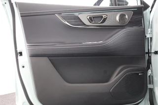 Omoda 5 EV Premium 61 kWh *DEMO* - Full Options! - Stuur-/stoelverwarming - Draadloze Apple Carplay of Android Auto - Schuif-/kanteldak - 7 jaar of 150.000km Fabrieksgarantie / 52