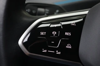 Volkswagen ID.7 Pro Business 77 kWh Leder/IQ.Light/360/Head-up/Discover Pro Max/Keyless/20"/Trekhaak wegkl. / 29
