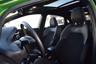 Ford Puma 1.5 EcoBoost ST-X | 170 PK | Pano | Sportstoelen | Stuur- en Stoelverwarming / 6