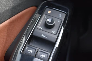 Volkswagen ID.4 First Max 77 kWh | Head-Up display | Stoelmassage | Pano | / 24