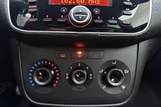 Fiat Punto Evo 0.9 TwinAir Racing 100pk | 5 Deurs | Airco | Parkeerhulp achter | Lichtmetalen Velgen | Bluetooth | Audio | Centrale vergrendeling / 22