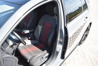 Volkswagen Golf 2.0 TSI GTI TCR Performance Pack Executive 290 pk Nardo Grey | Vol | Keyless | Pano | Camera | Carplay | Adapt.CC | Full LED | Historie / 17