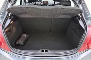 Peugeot 208 1.2 VTi Envy / 13